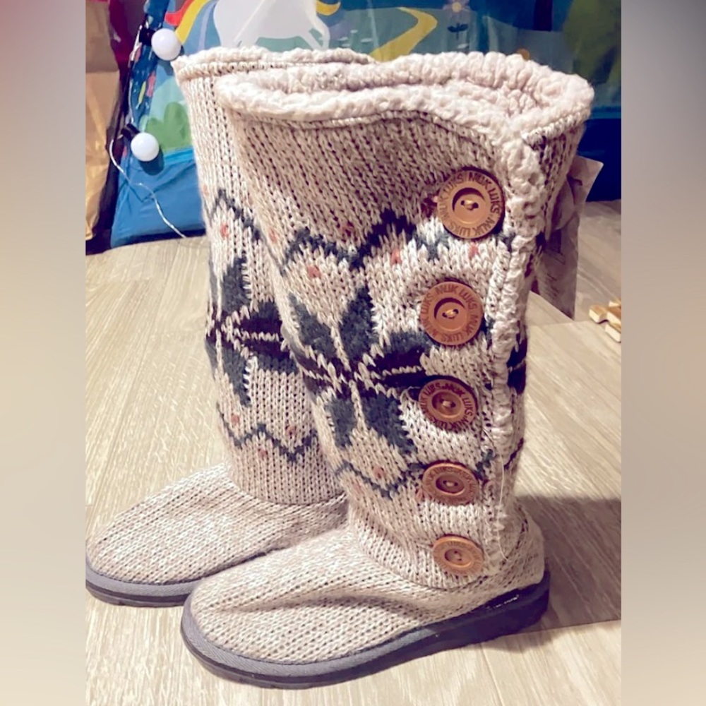 muk luk boots- NWT